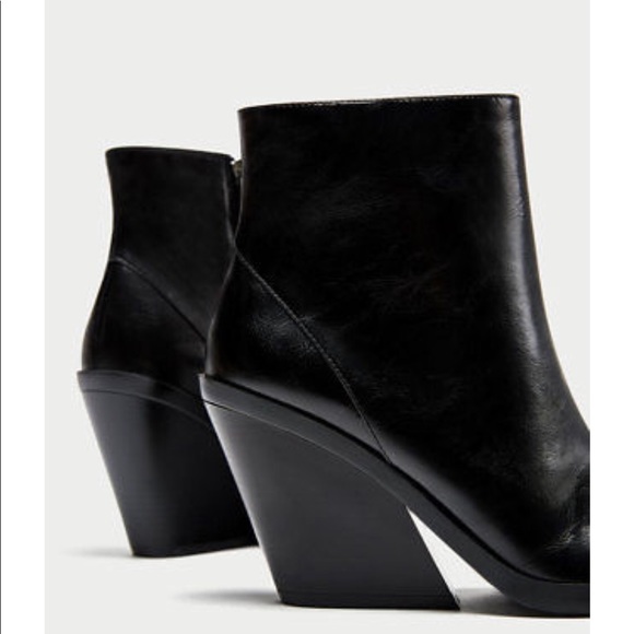 NWT ZARA BLACK ANKLE BOOTS WITH THICK SOLE - Picture 3 of 7
